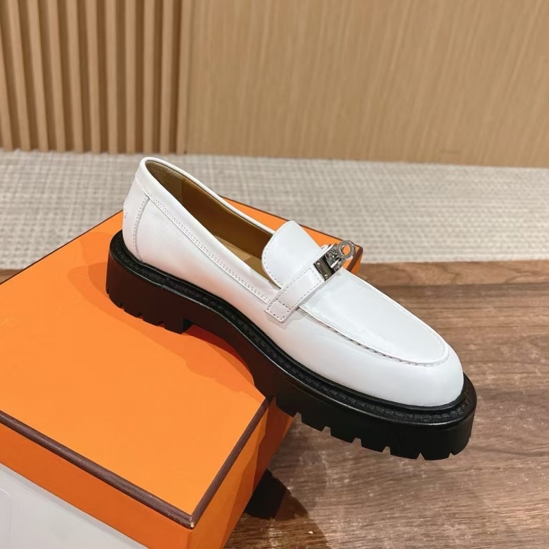 モカシン 厚底金具付きモカシンローファー