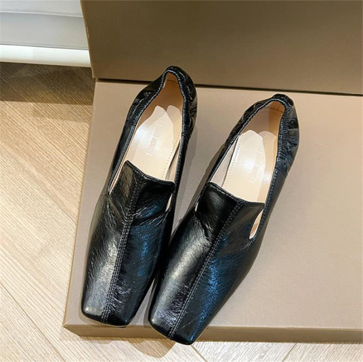 秋新作 女性用 歩きやすい角つま先 モカシン