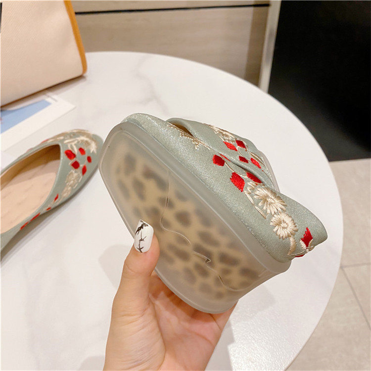 花柄刺繍モカシン スクエアトゥ レディース パンプス