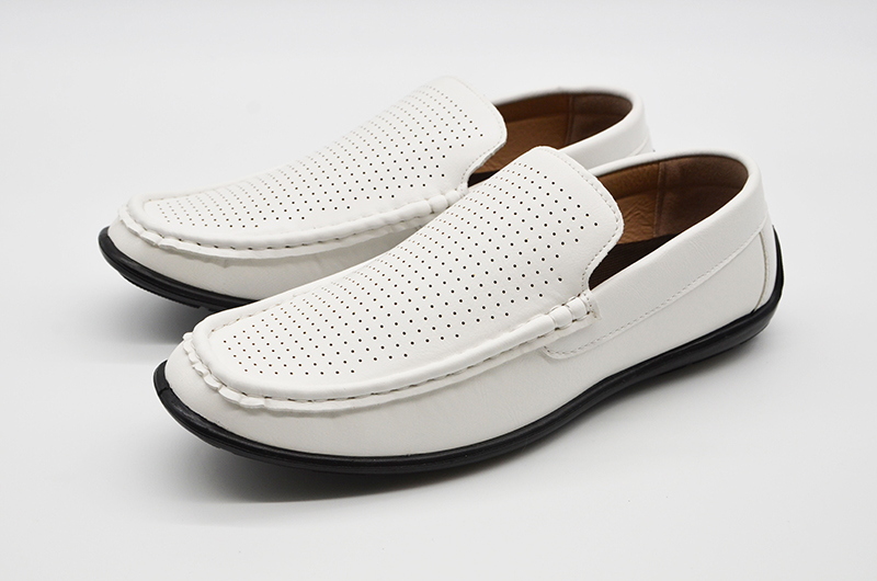 通気性抜群メンズモカシンローファー