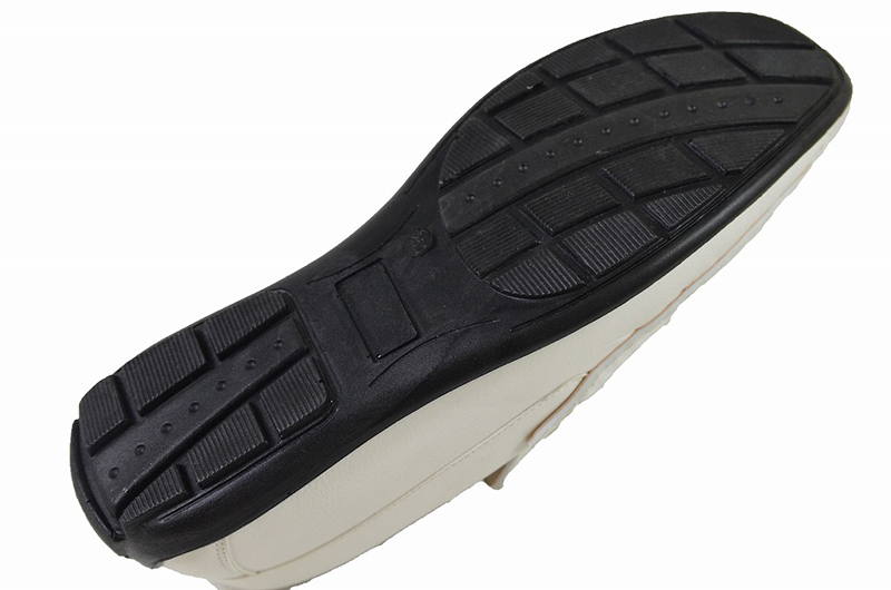 通気性抜群メンズモカシンローファー