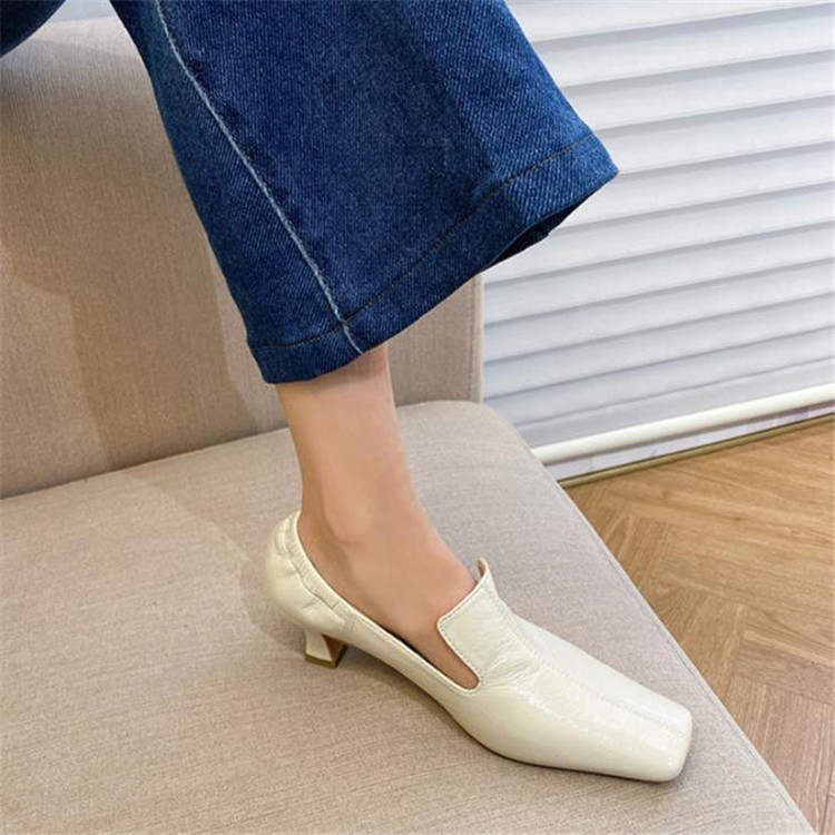 秋新作 女性用 歩きやすい角つま先 モカシン