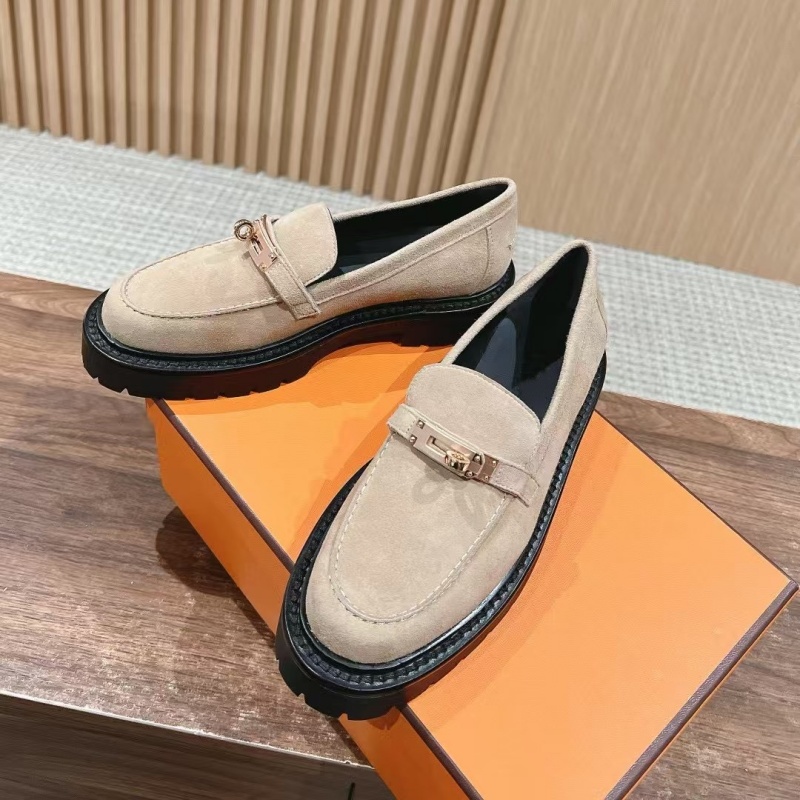 モカシン 厚底金具付きモカシンローファー