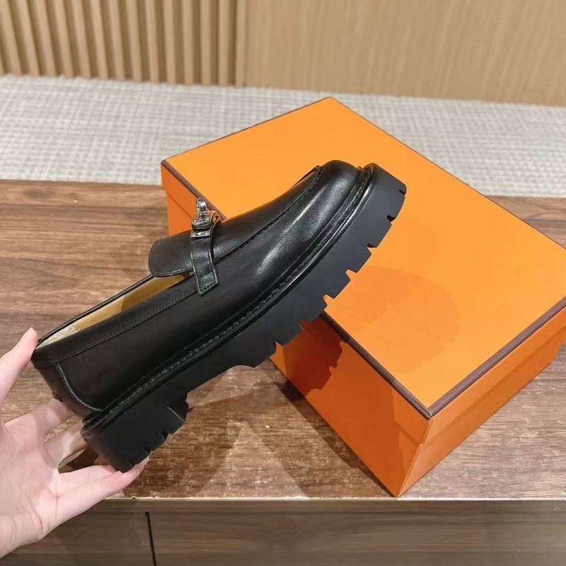 モカシン 厚底金具付きモカシンローファー