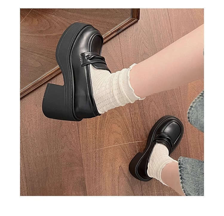 モカシン クラシック厚底モカシンローファー