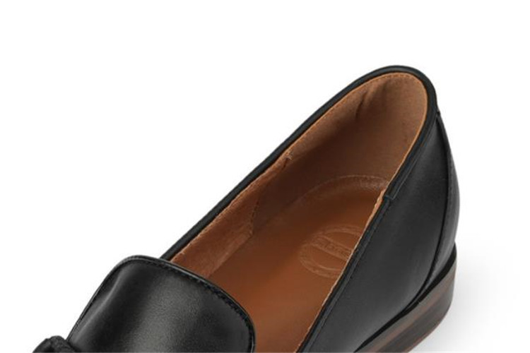 タッセル付き本革モカシン太めヒールローファー