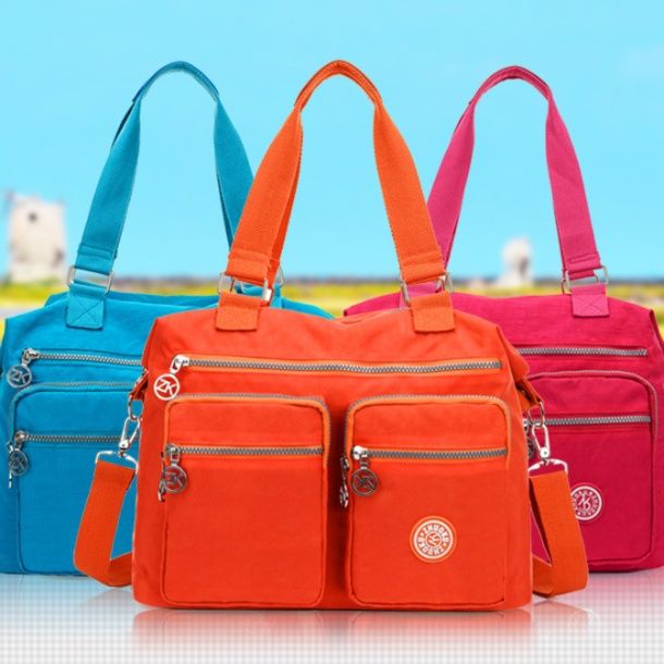 マザーズバッグ 多機能ポケット付き軽量ナイロントートバッグ