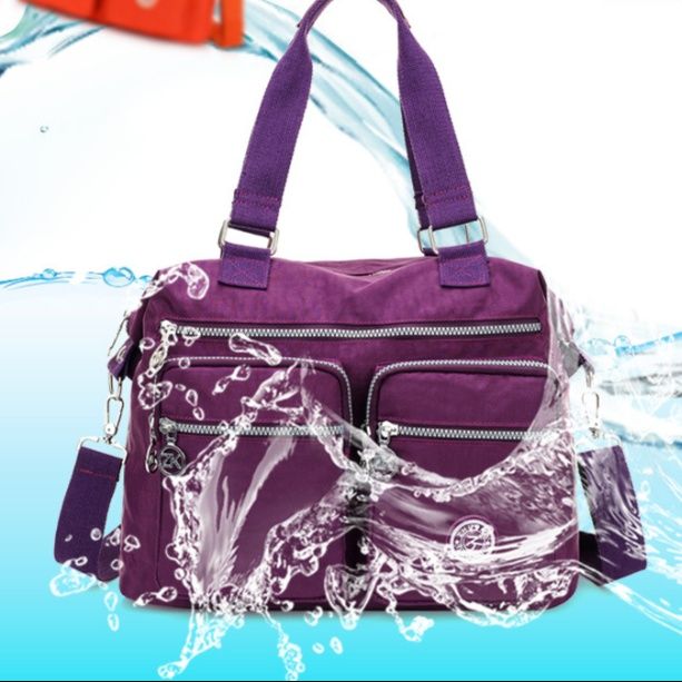 マザーズバッグ 多機能ポケット付き軽量ナイロントートバッグ