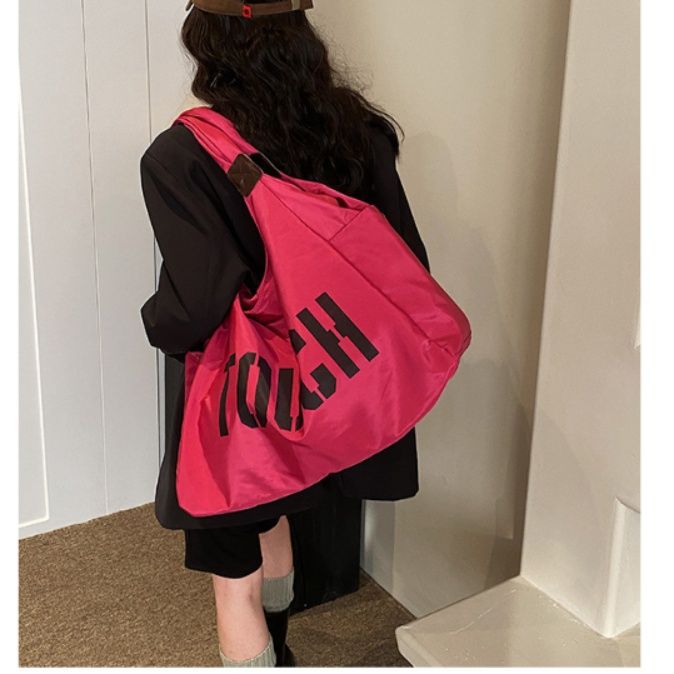 マザーズバッグ 軽量ナイロン素材の大容量大きめトートバッグ