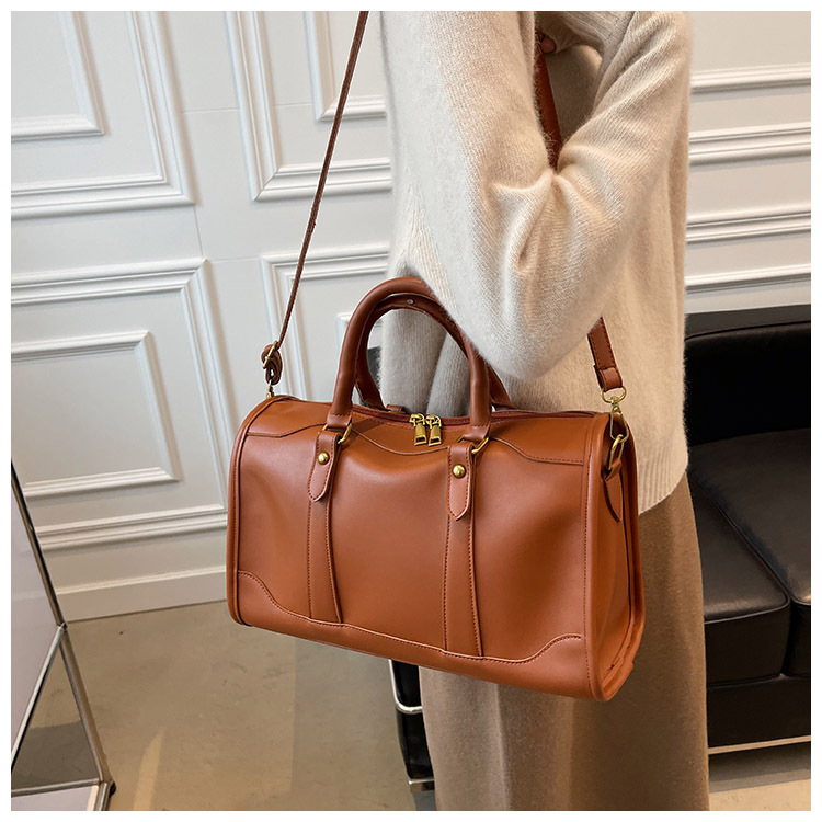 マザーズバッグ 上質合成革手提げ肩掛け両用ボストン型２wayマザーズバッグ