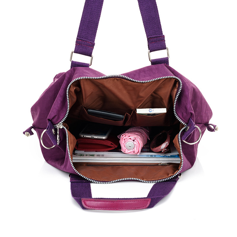 マザーズバッグ 多機能ポケット付き軽量ナイロントートバッグ