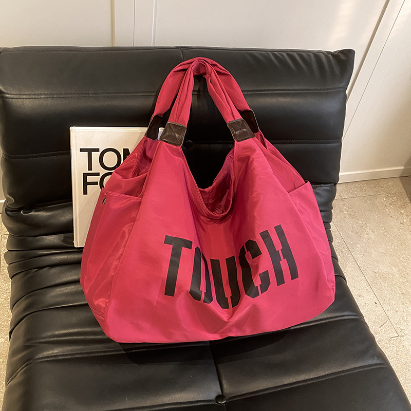 マザーズバッグ 軽量ナイロン素材の大容量大きめトートバッグ