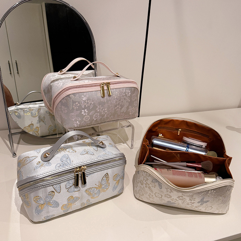 着物バッグ 花蝶模様 上品手持ちポーチ