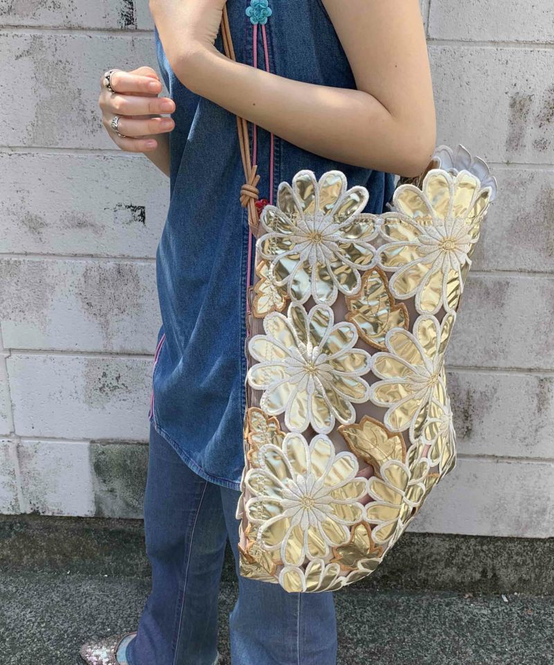 着物バッグ 花透かし模様の巾着ショルダー