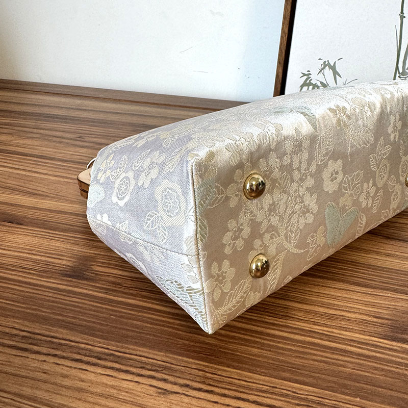 着物バッグ 花園の宴 真珠口金クラッチ
