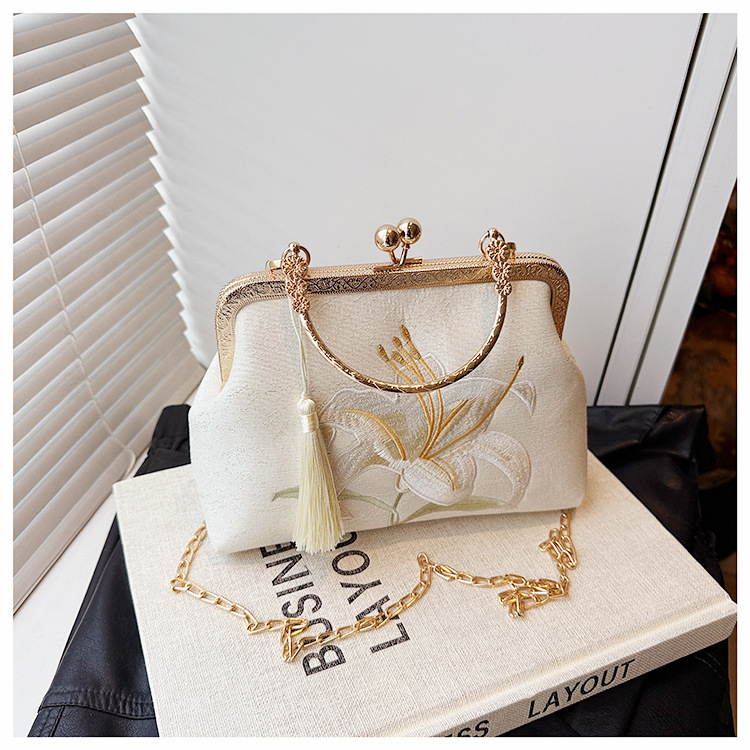 着物バッグ 百合刺繍がまぐち風ショルダー