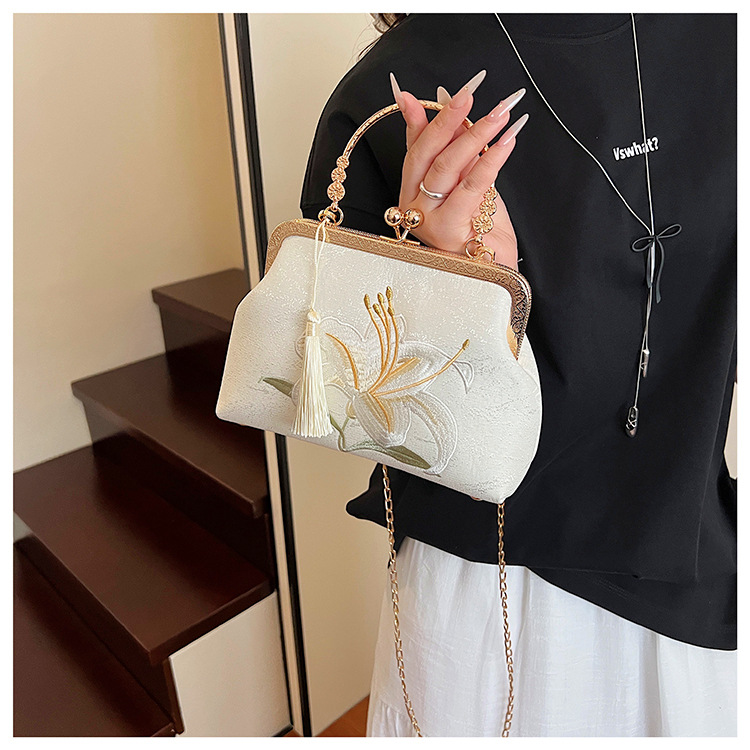 着物バッグ 百合刺繍がまぐち風ショルダー