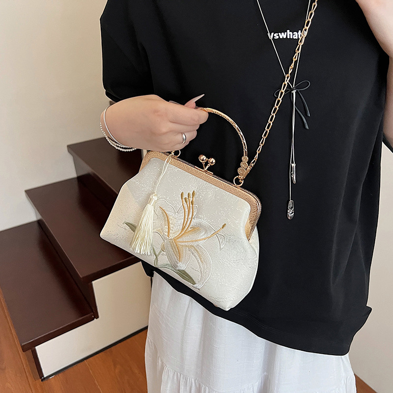 着物バッグ 百合刺繍がまぐち風ショルダー