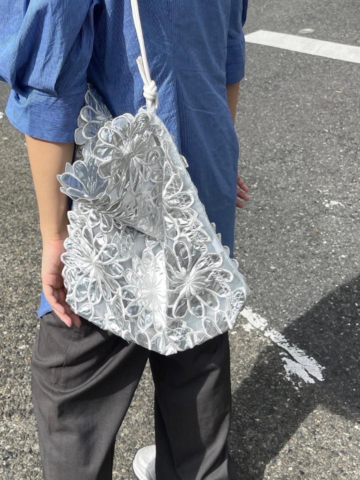 着物バッグ 花透かし模様の巾着ショルダー