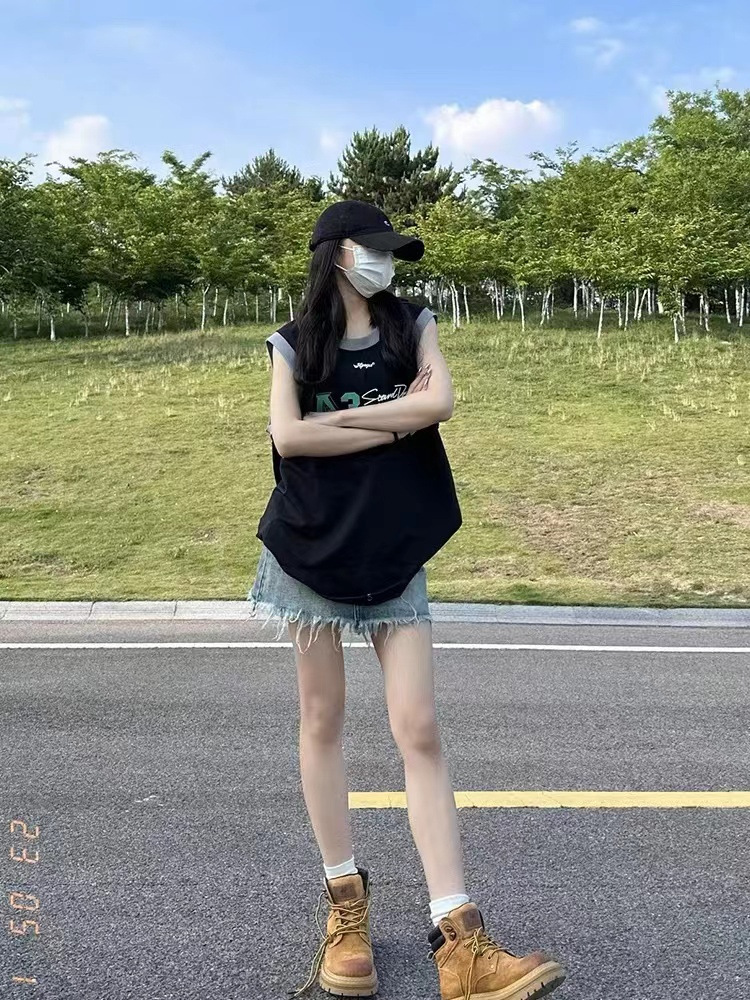 ギャルファッション ゆったりナンバーノースリーブスウェット