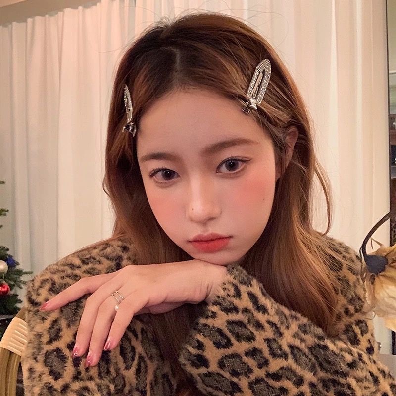 ギャルファッション きらめき羽根ヘアピン
