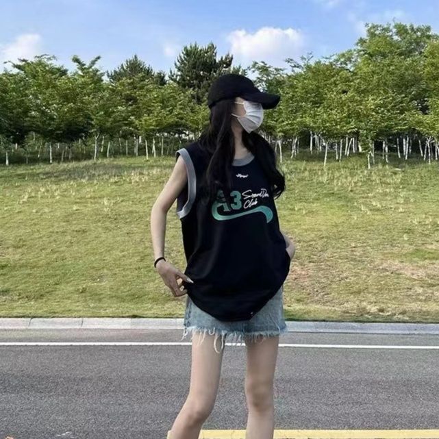 ギャルファッション ゆったりナンバーノースリーブスウェット