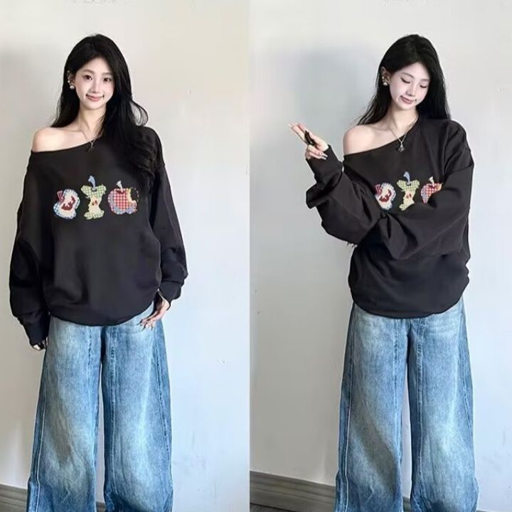 ギャルファッション キュートくま刺繍オフショルダーゆるふわスウェット