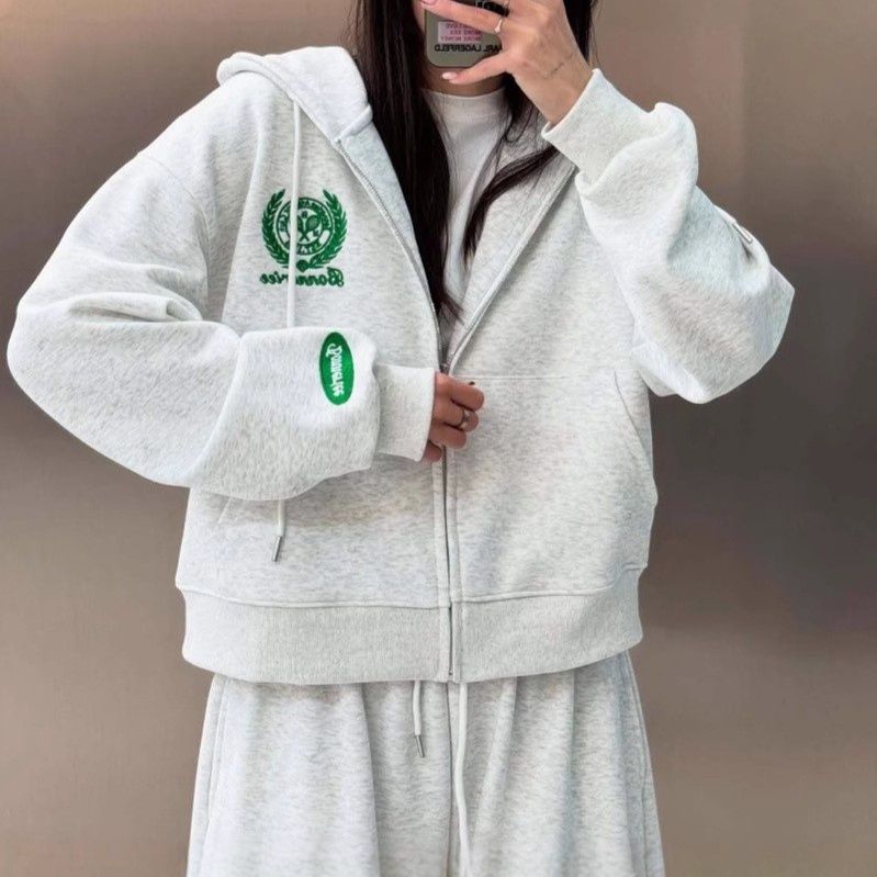 https://fulmo-img-server.com/morefuku/1791426875018_c9xzu2sx_kiq9n3i1.jpeg