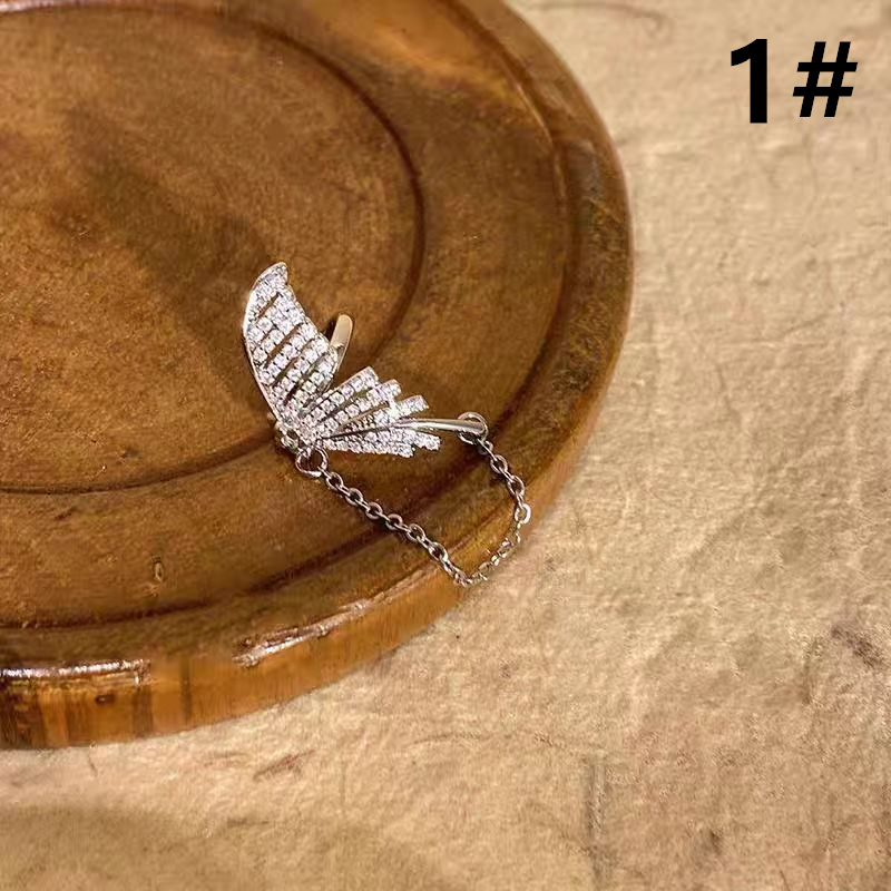 ギャルファッション 蝶モチーフチェーン付きイヤーカフ片耳用金属アレルギー対応