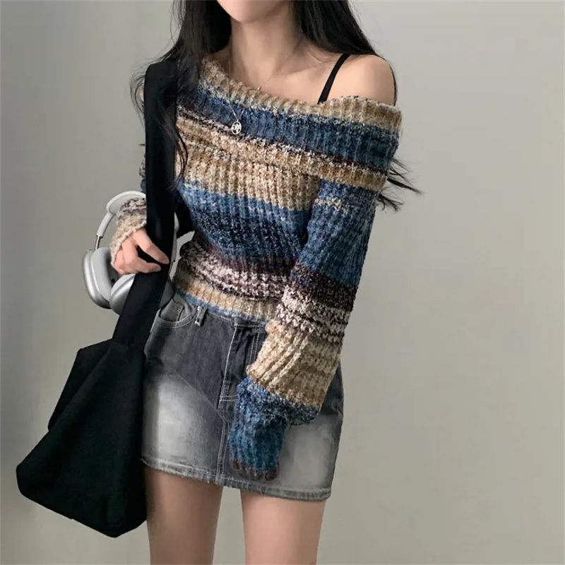 ギャルファッション 今季マストバイ ボーダー柄 オフショルダーニット