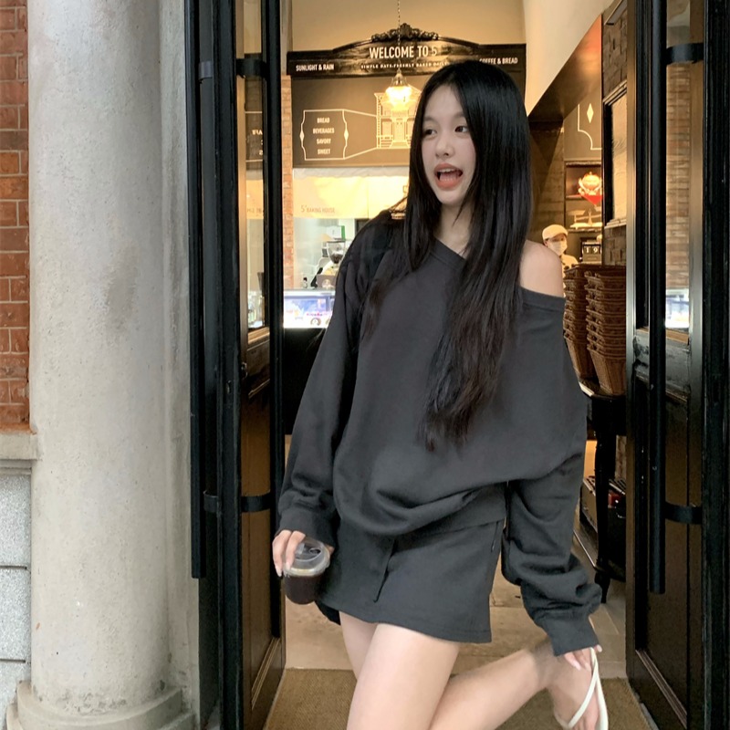 ギャルファッション 今季注目オフショルダースウェット上下セット