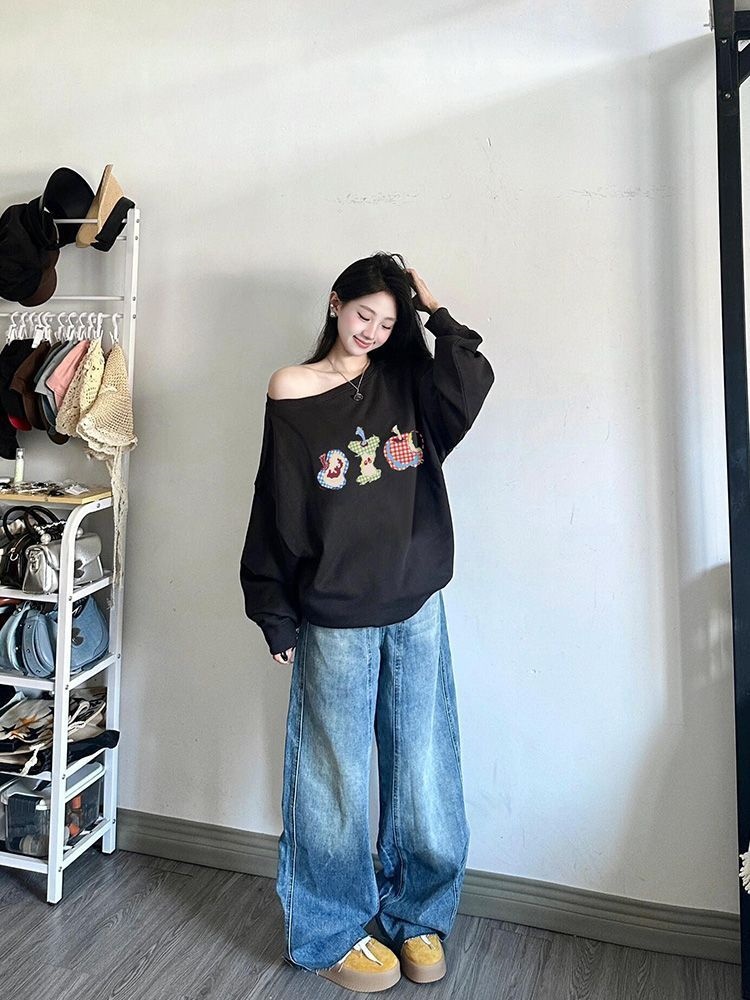ギャルファッション キュートくま刺繍オフショルダーゆるふわスウェット