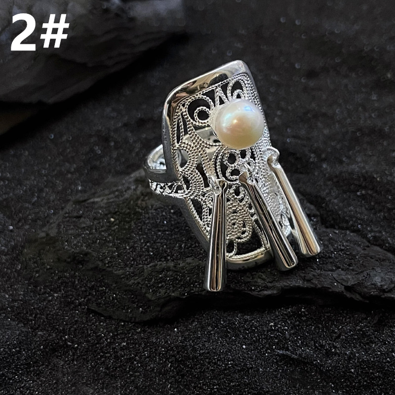 ギャルファッション 蝶々と花モチーフの繊細開口指輪