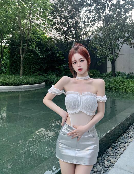 ギャルファッション 夏の韓国風セクシー肩出しギャルトップス