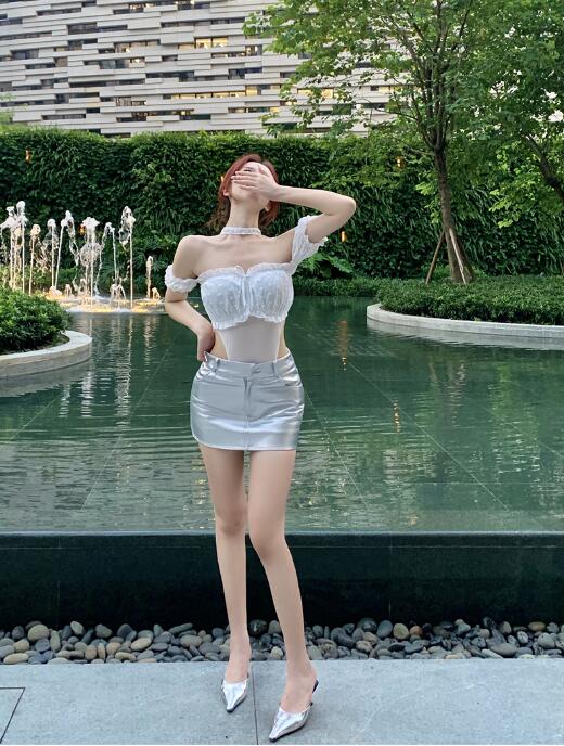 ギャルファッション 夏の韓国風セクシー肩出しギャルトップス