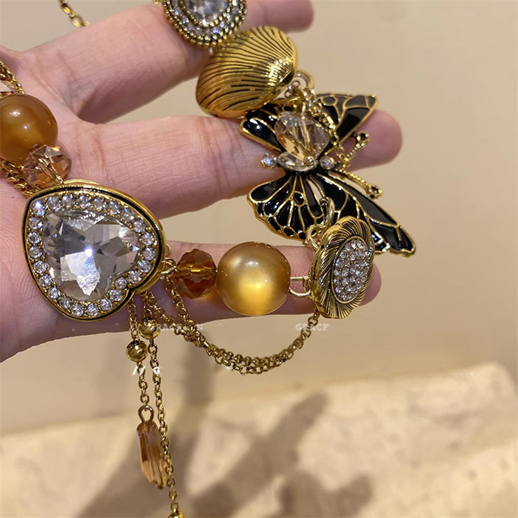 ギャルファッション 蝶モチーフ フリンジチェーン ネックレス