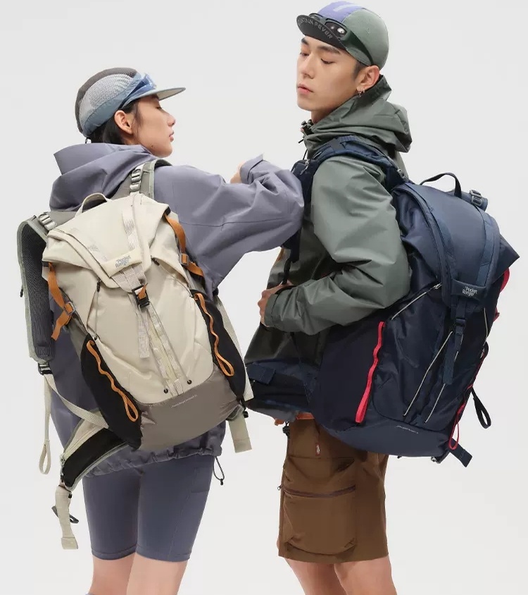 登山リュック 頂上を目指す冒険家のための多機能バックパック