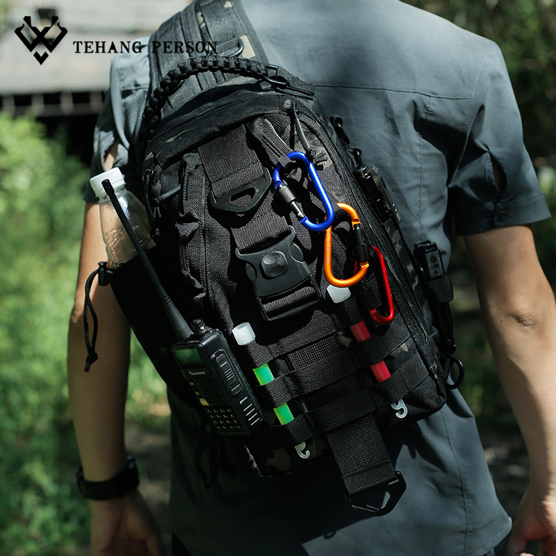 登山リュック 機能性抜群 多目的アウトドアリュック20L