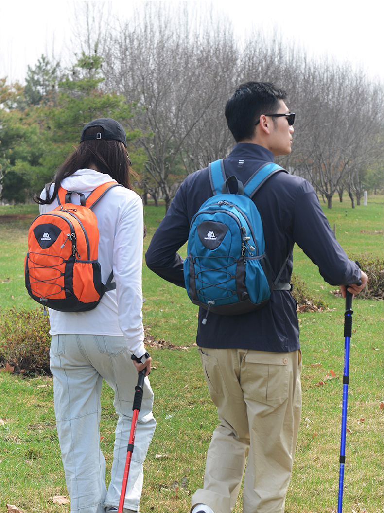 登山リュック 軽快行動派のハイキングバッグ