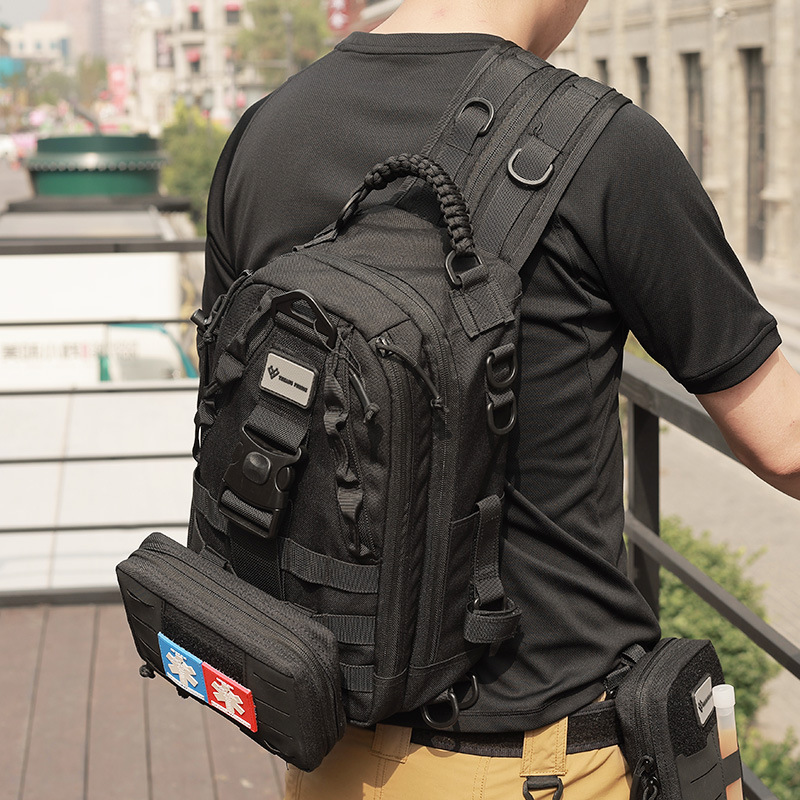 登山リュック 機能性抜群 多目的アウトドアリュック20L