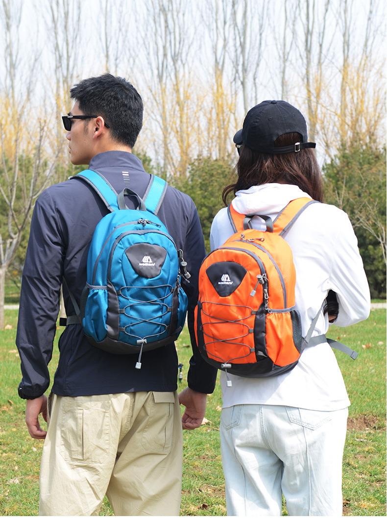 登山リュック 軽快行動派のハイキングバッグ