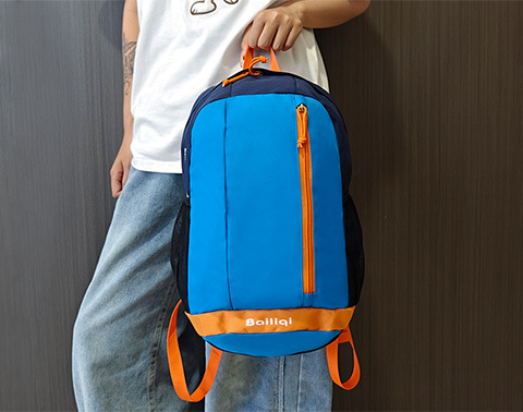 登山リュック 軽やかウィークエンドバックパック