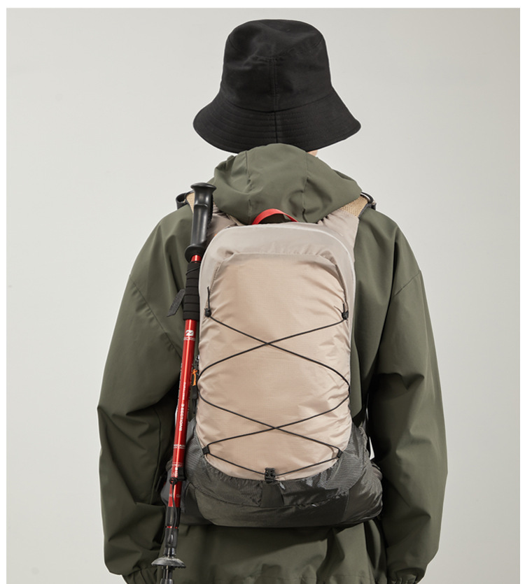 登山リュック 軽量コンパクト 縦型デイパック