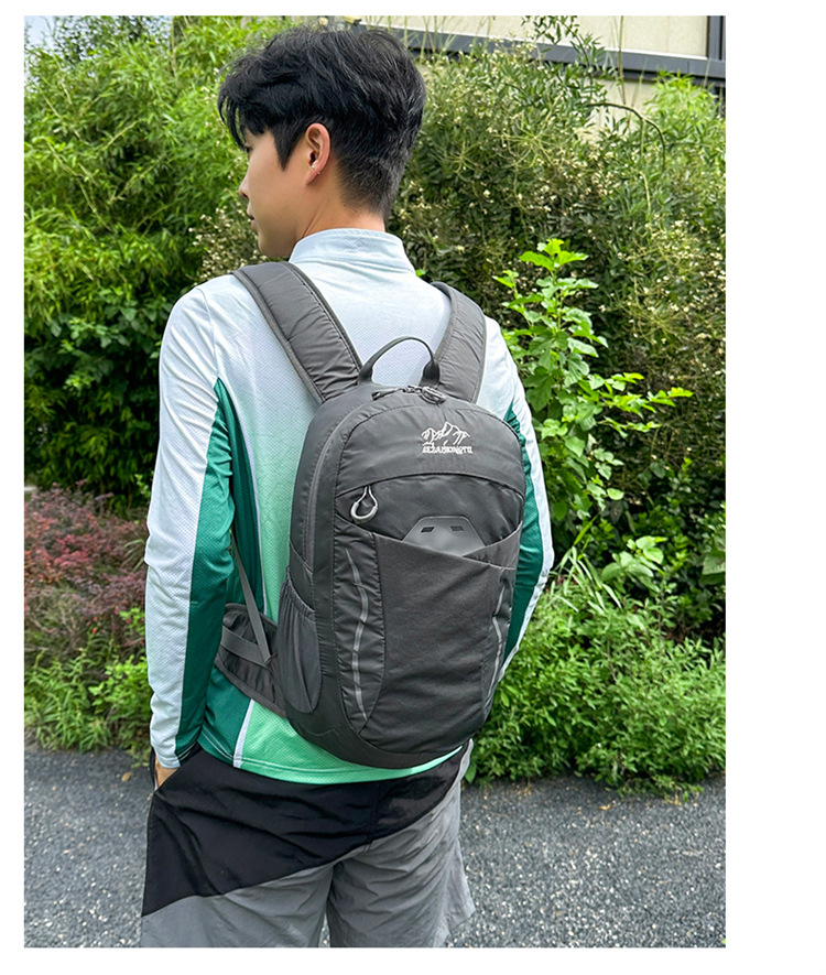 登山リュック アウトドア軽量コンパクトリュック
