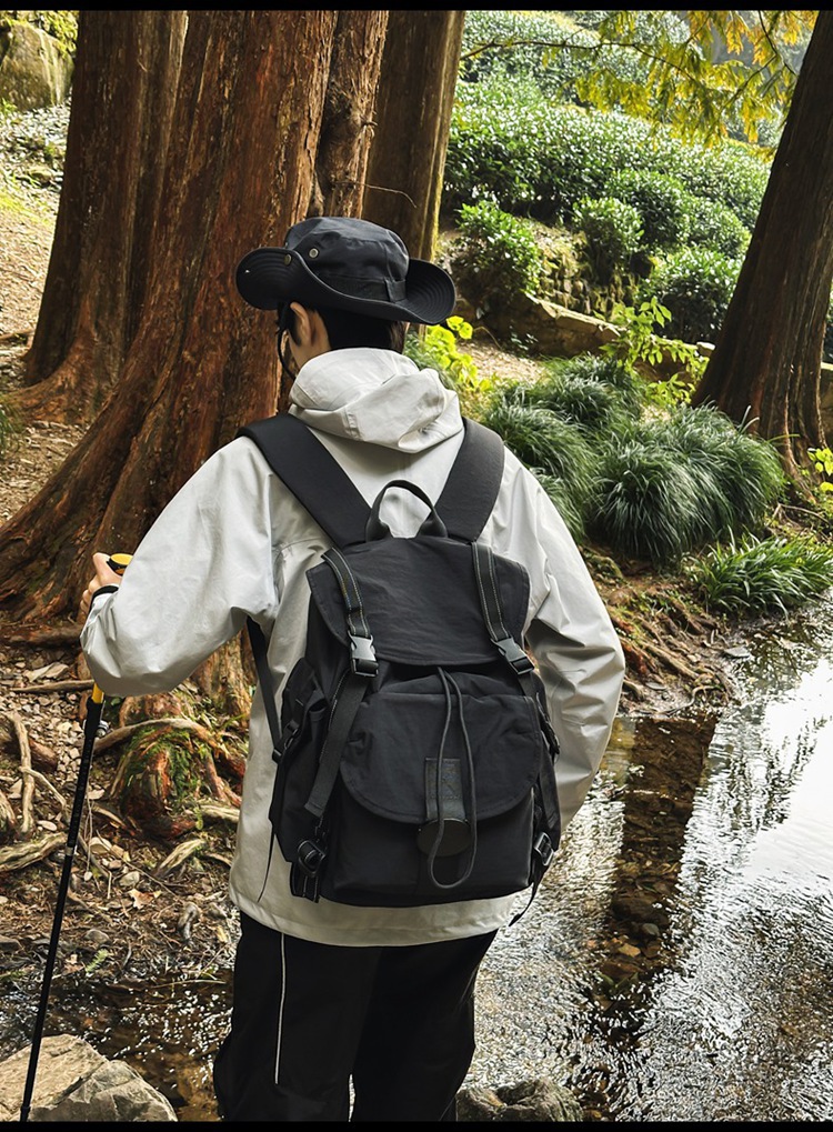 登山リュック 野山をめぐる冒険者リュック
