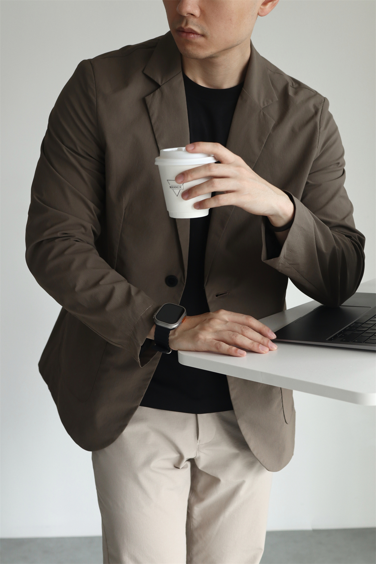 50代メンズ　　軽量素材の【テーラードジャケット】 2カラー　＊コーデ例有