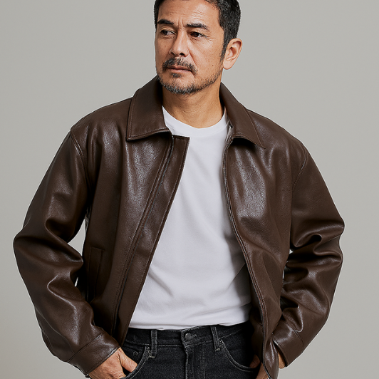50代メンズファッション　アウター　本革のような上質な風合いブルゾンジャケット