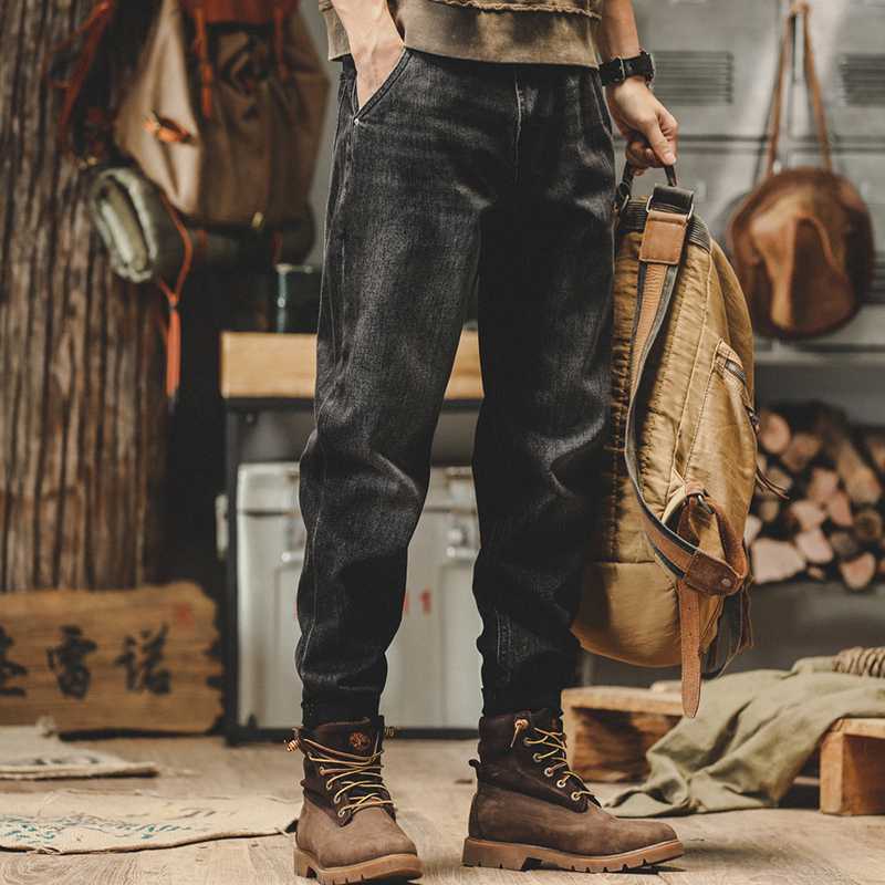 50代ダメージジーンズメンズの魅力を引き立てるスタイルおすすめ5選