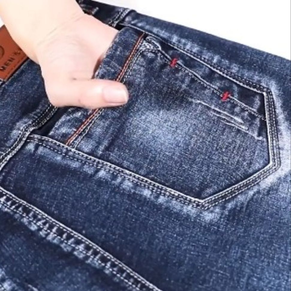 50代メンズファッション 大人の余裕を演出する細身【ストレートジーンズ】