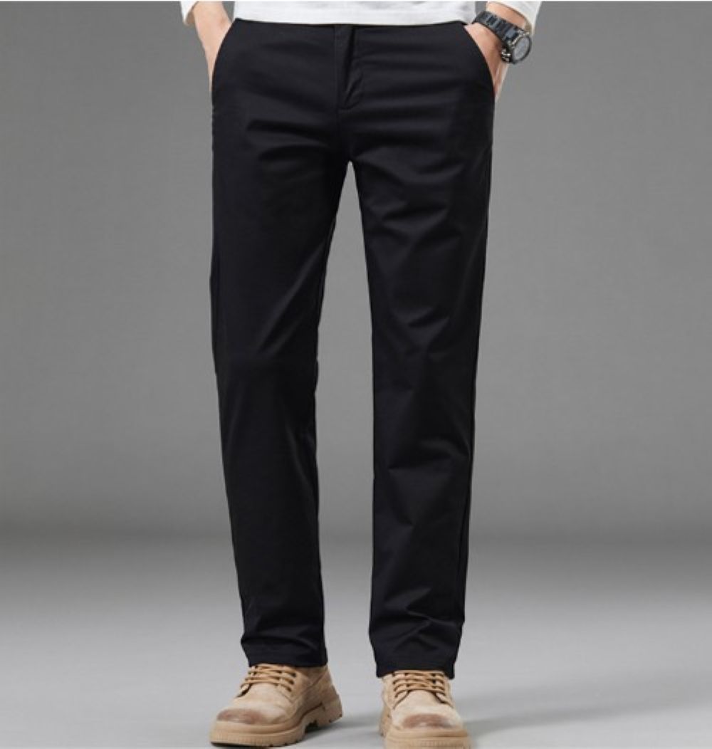 50代メンズファッション 大人の余裕を演出する【ストレート綿ズボン】